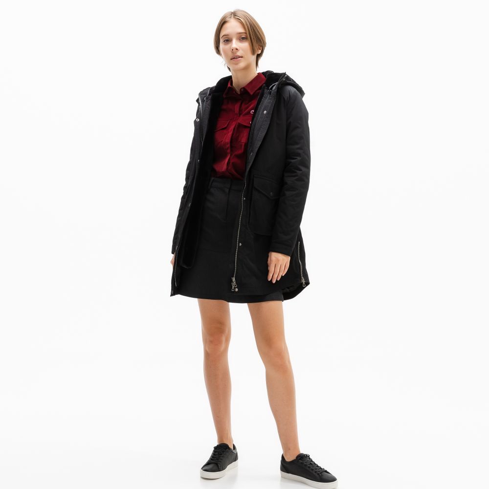 Куртка Lacoste, цвет черный, для женщин Куртка Lacoste, цвет черный, для женщин