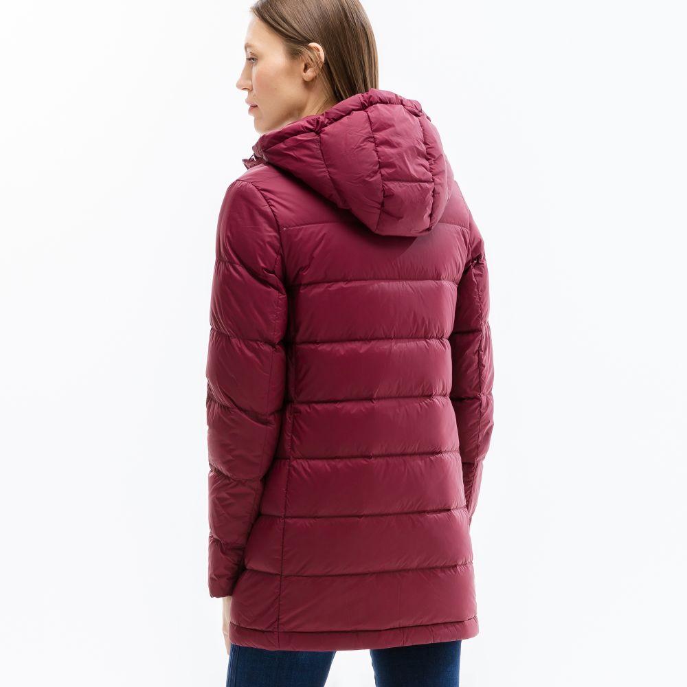 Куртка Lacoste, цвет бордовый, для женщин Куртка Lacoste, цвет бордовый, для женщин