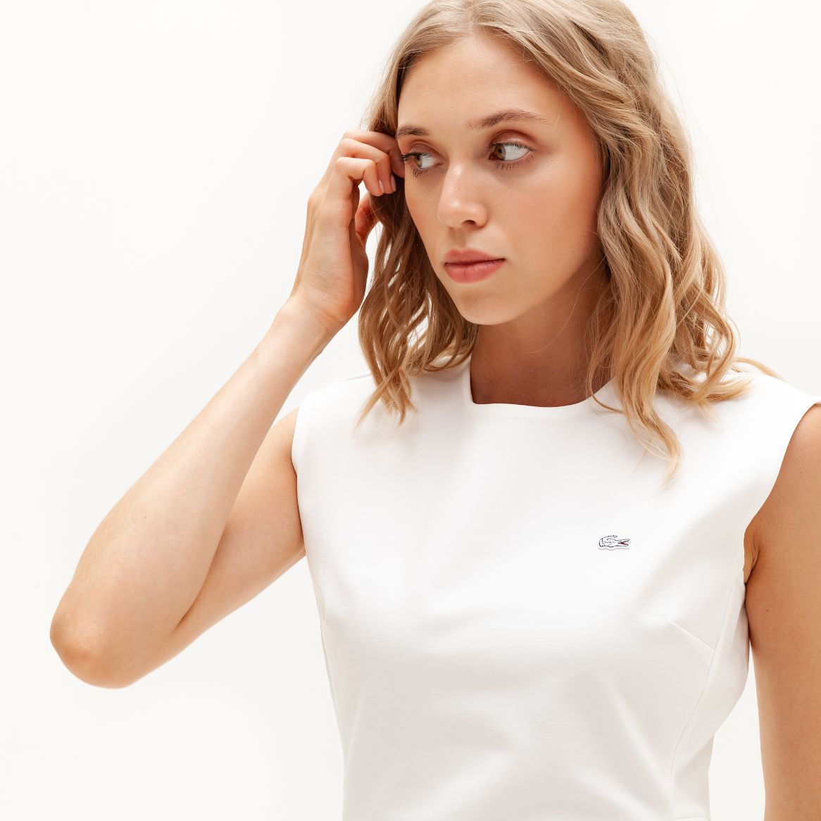 Платье Lacoste , цвет белый, для женщин Платье Lacoste , цвет белый, для женщин