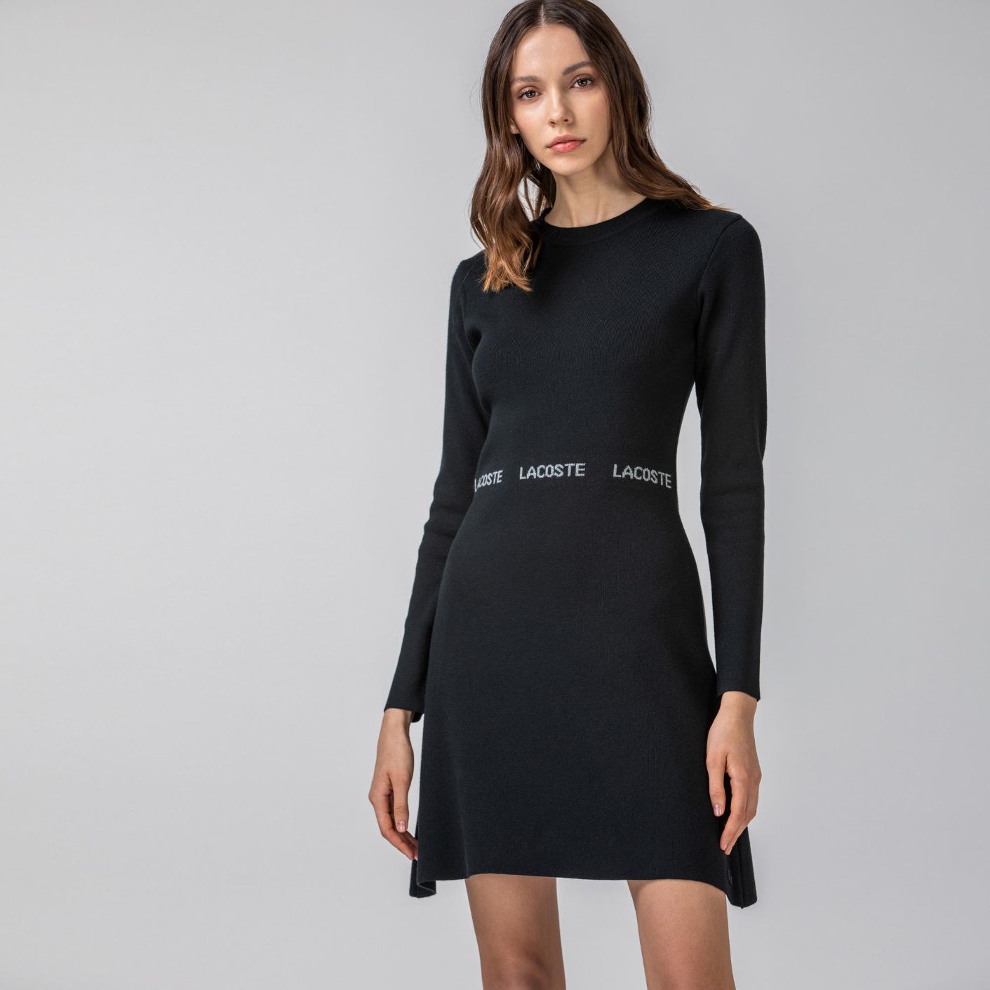 Платье Lacoste , цвет черный, для женщин Платье Lacoste , цвет черный, для женщин