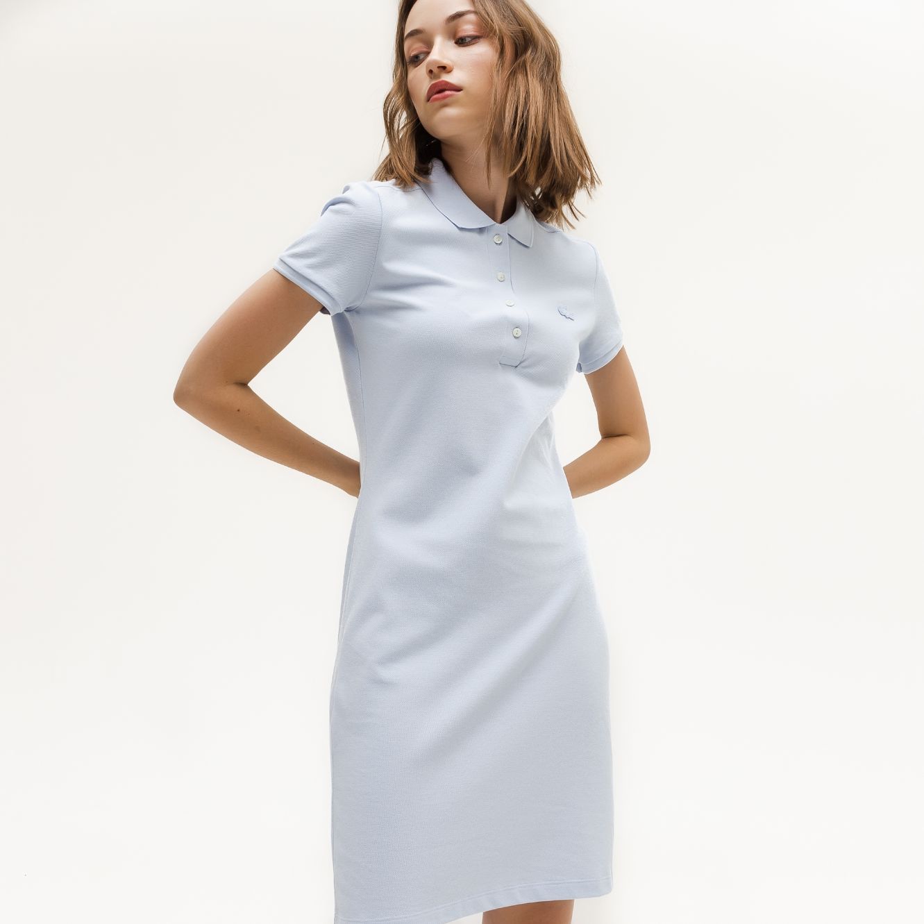 Платье Lacoste , цвет голубой, для женщин Платье Lacoste , цвет голубой, для женщин