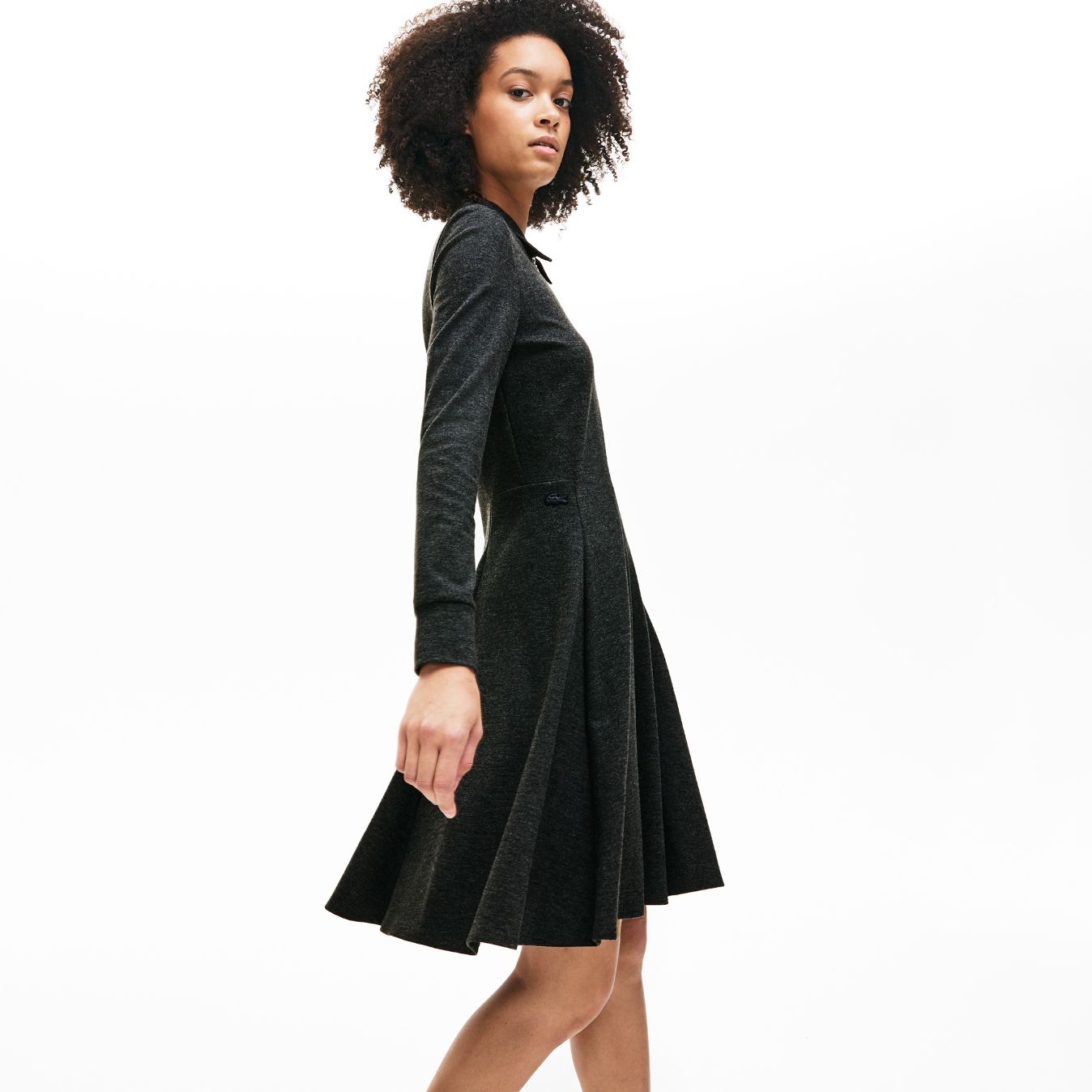 Платье Lacoste, цвет серый, для женщин Платье Lacoste, цвет серый, для женщин