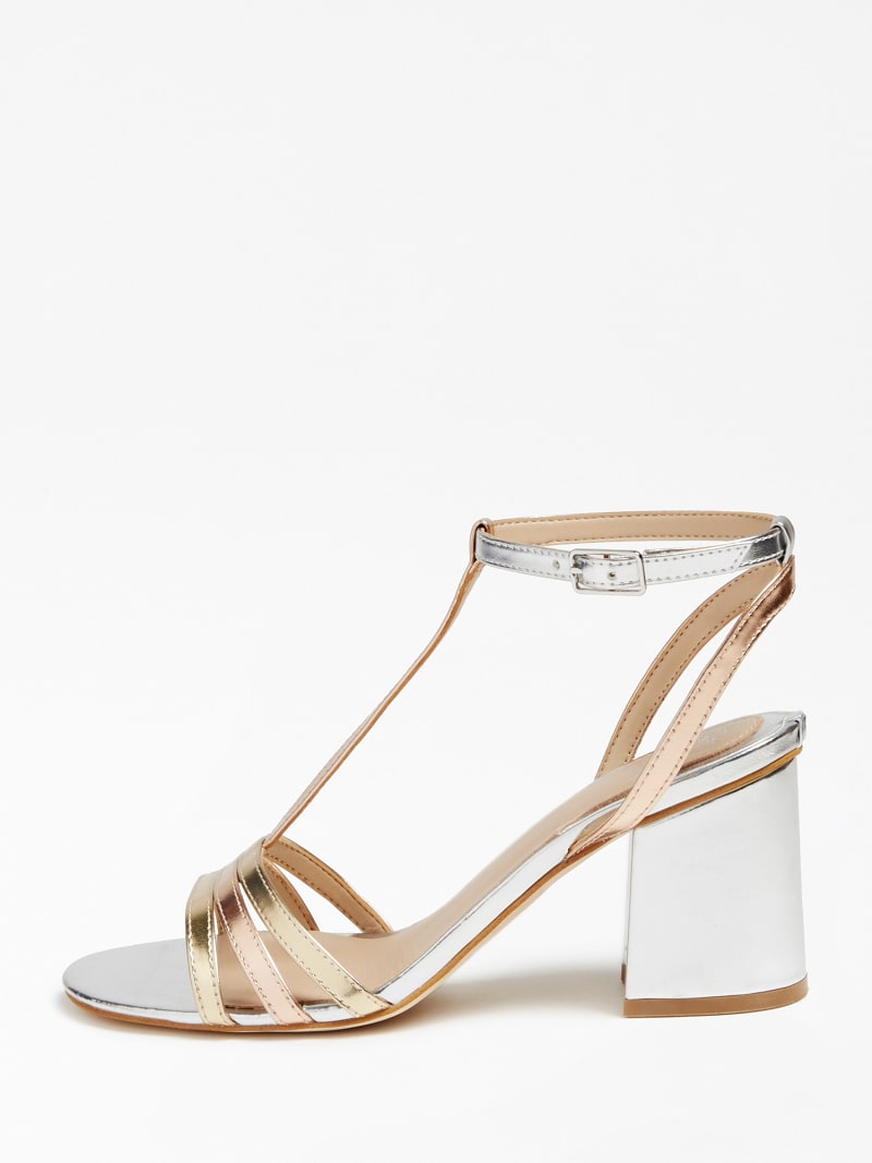 ЛАМИНИРОВАННЫЕ БОСОНОЖКИ MAISE Guess ЛАМИНИРОВАННЫЕ БОСОНОЖКИ MAISE Guess