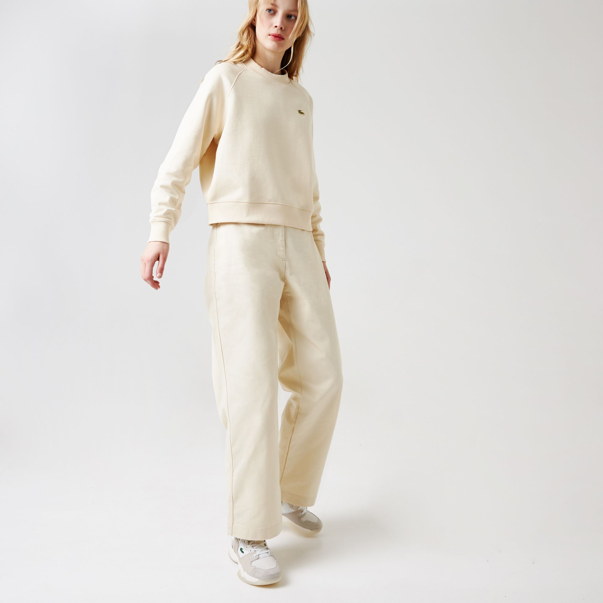 Брюки Lacoste , цвет бежевый, для женщин Брюки Lacoste , цвет бежевый, для женщин