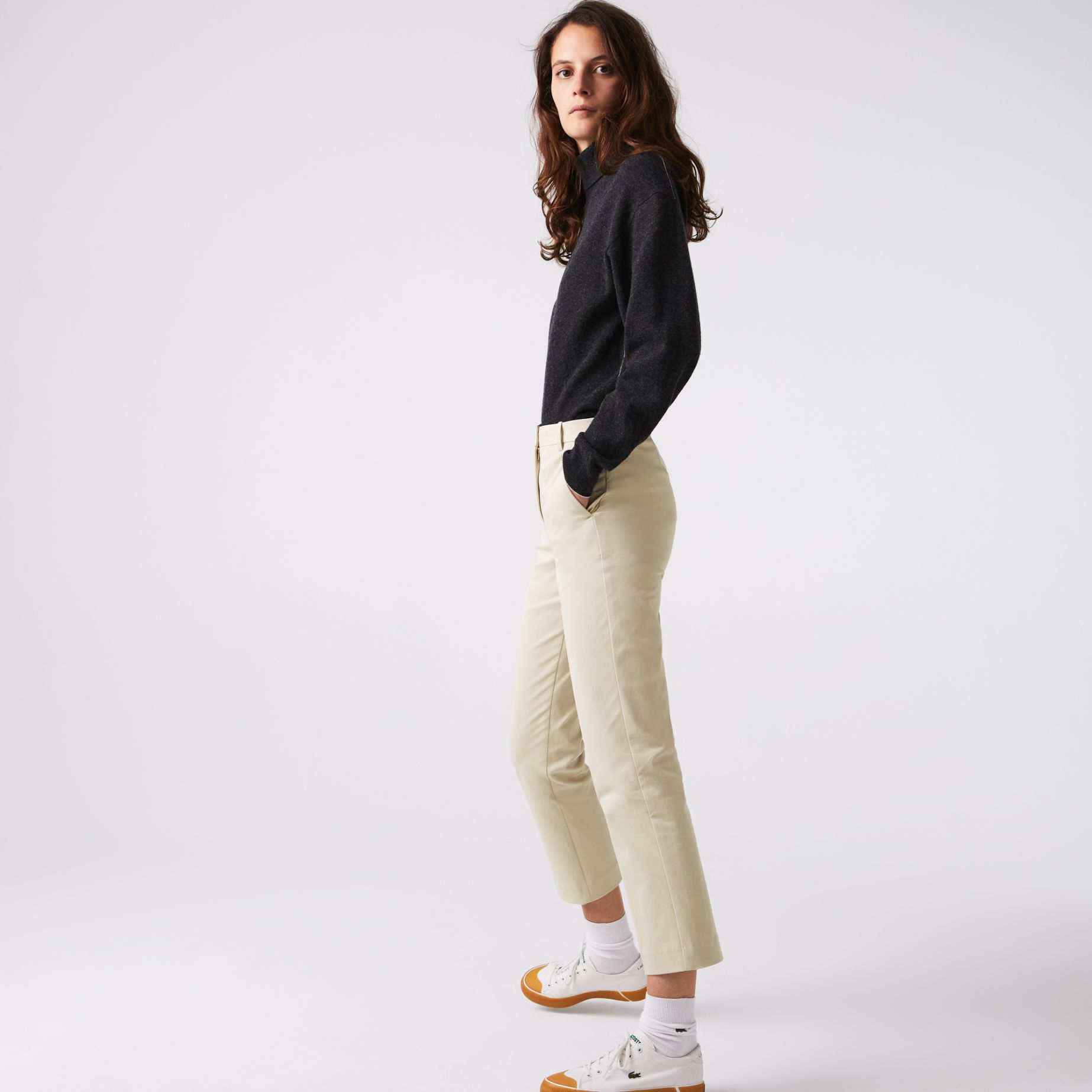 Брюки Lacoste , цвет белый, для женщин Брюки Lacoste , цвет белый, для женщин