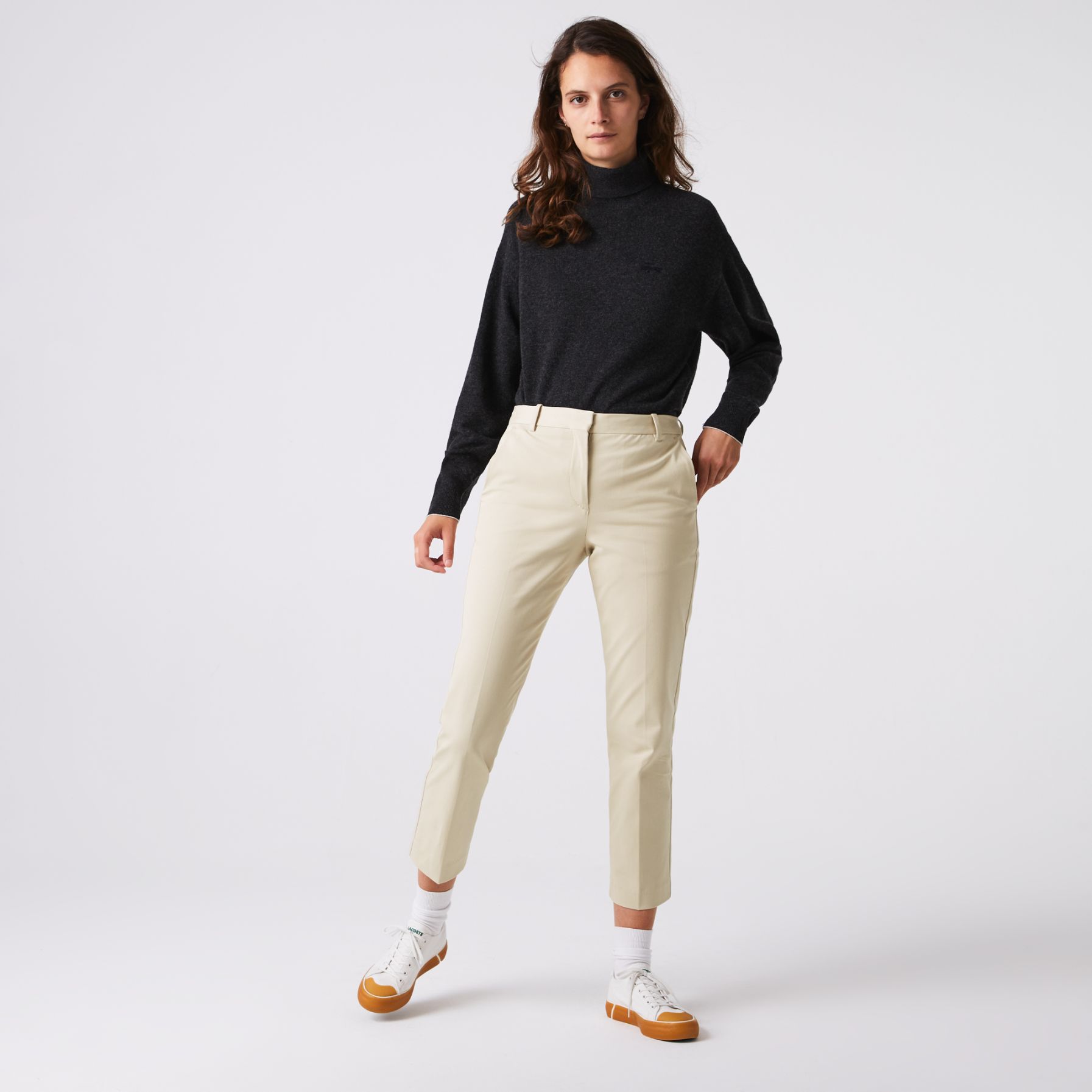 Брюки Lacoste , цвет белый, для женщин Брюки Lacoste , цвет белый, для женщин