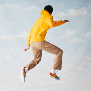 Толстовка Lacoste POLAROID , цвет желтый, для мужчин