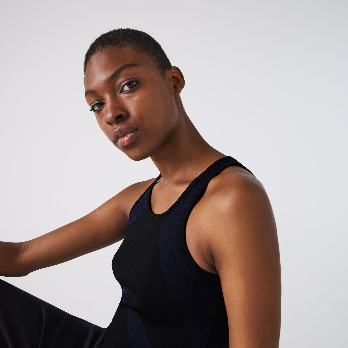 Футболка Lacoste , цвет черный, для женщин Футболка Lacoste , цвет черный, для женщин