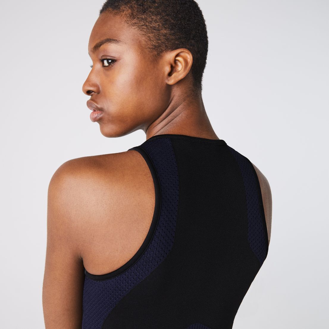 Футболка Lacoste , цвет черный, для женщин Футболка Lacoste , цвет черный, для женщин