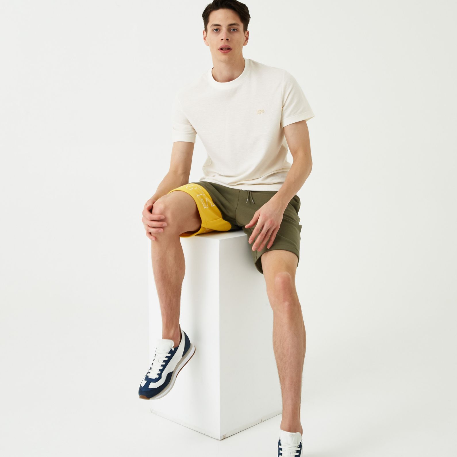 Футболка Lacoste , цвет белый, для мужчин Футболка Lacoste , цвет белый, для мужчин