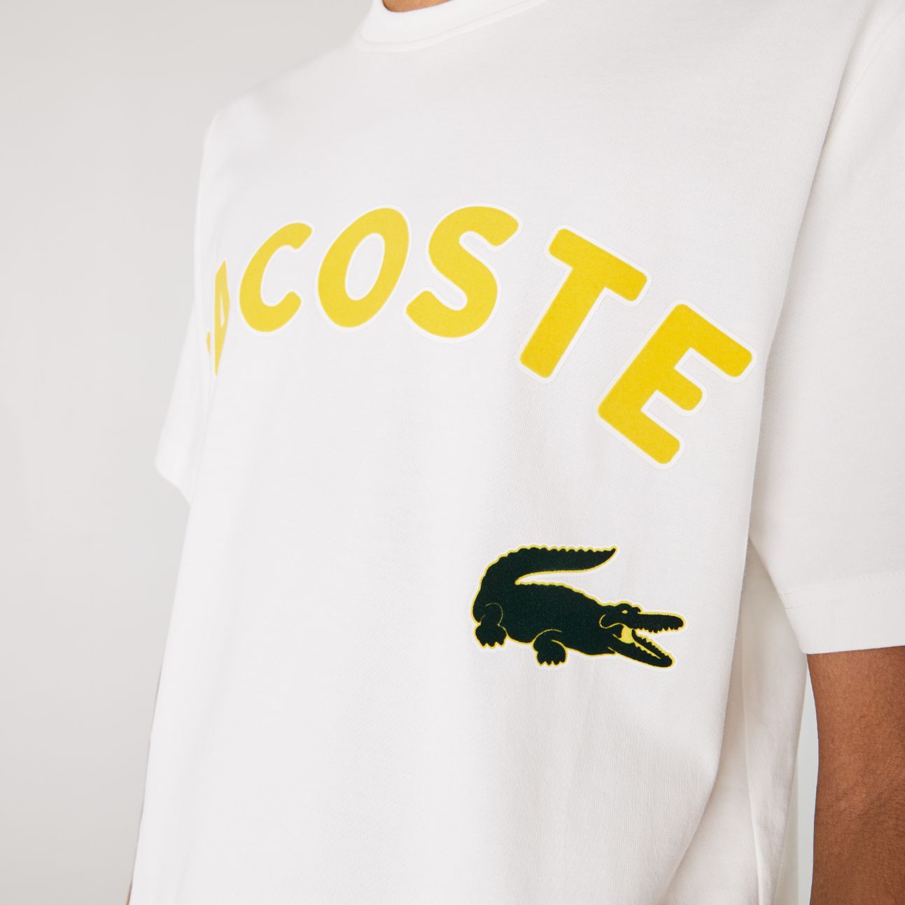 Футболка Lacoste L!VE , цвет белый, для мужчин Футболка Lacoste L!VE , цвет белый, для мужчин
