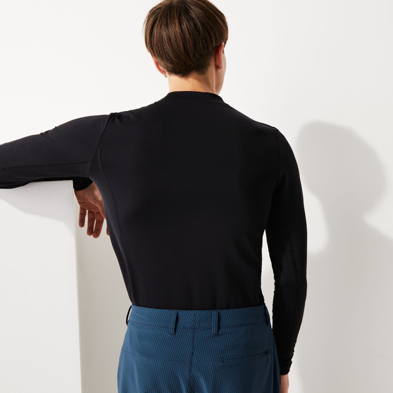 Футболка Lacoste , цвет черный, для мужчин Футболка Lacoste , цвет черный, для мужчин