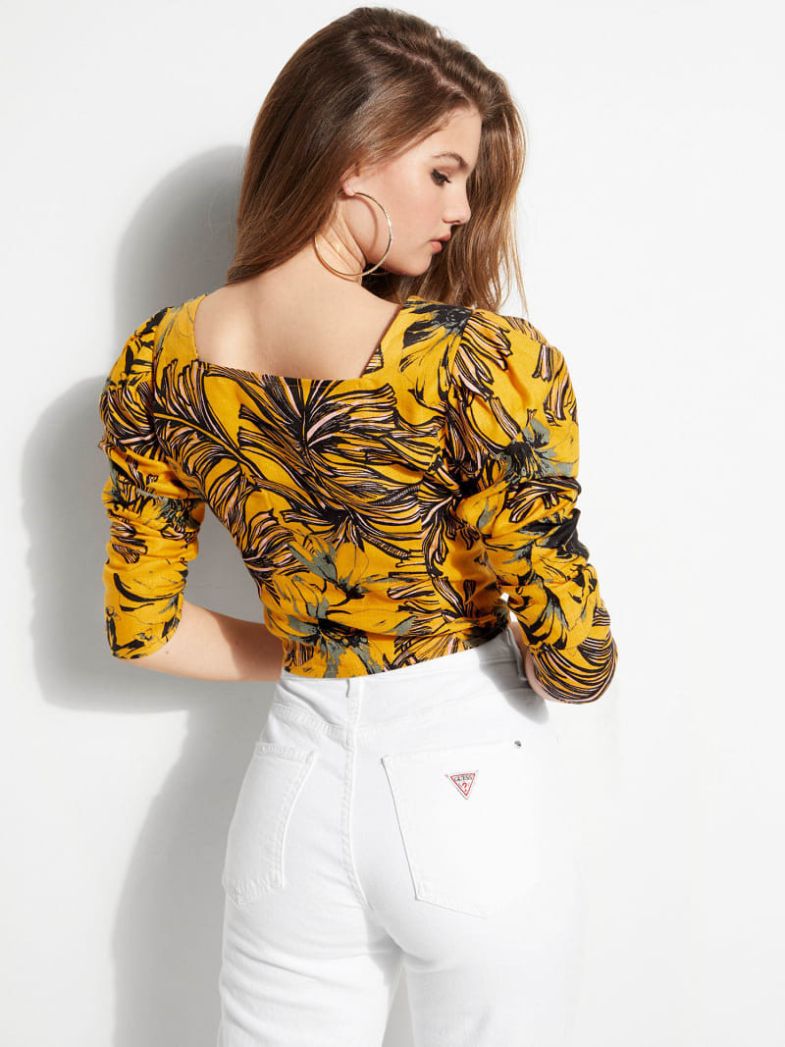 ТОП С КВАДРАТНЫМ ВЫРЕЗОМ Guess ТОП С КВАДРАТНЫМ ВЫРЕЗОМ Guess