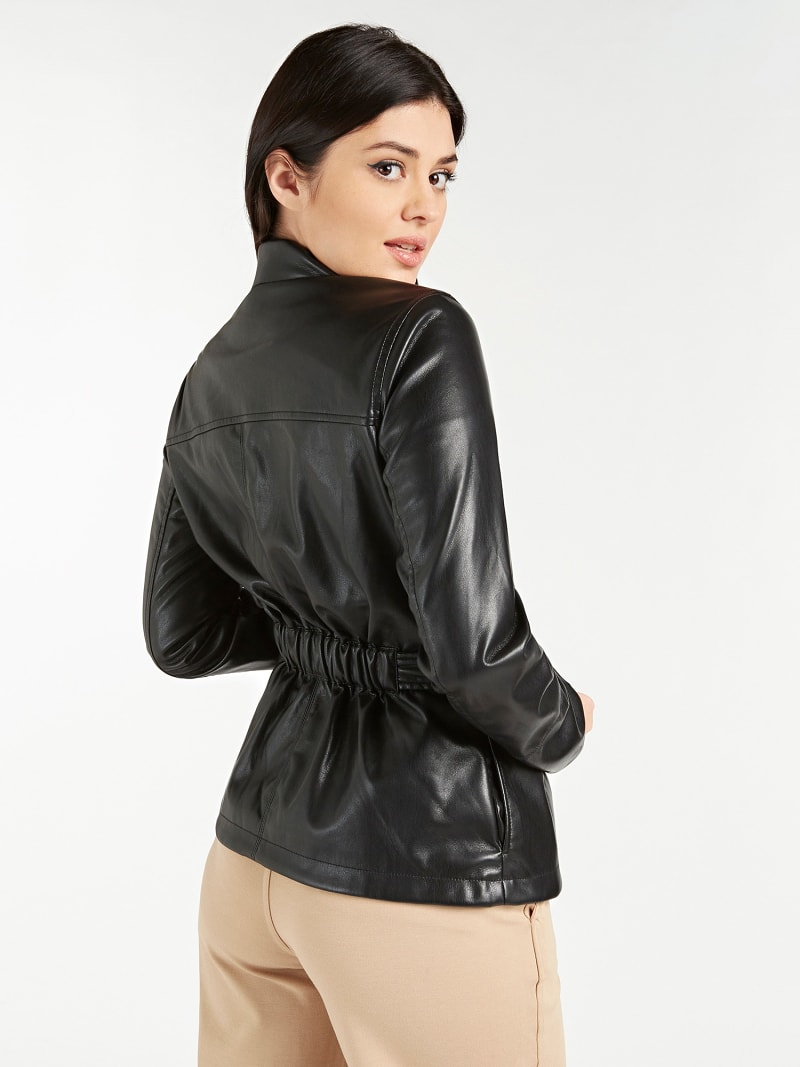 КУРТКА ИЗ КОЖЗАМЕНИТЕЛЯ С ПОЯСОМ Guess КУРТКА ИЗ КОЖЗАМЕНИТЕЛЯ С ПОЯСОМ Guess