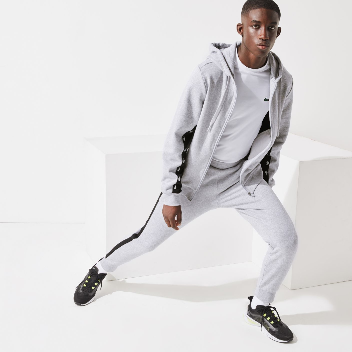 Спортивные штаны Lacoste , цвет серый, для мужчин Спортивные штаны Lacoste , цвет серый, для мужчин